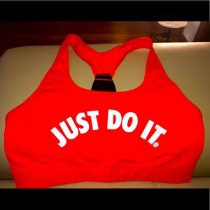 Nike dry fit sports bra size M
